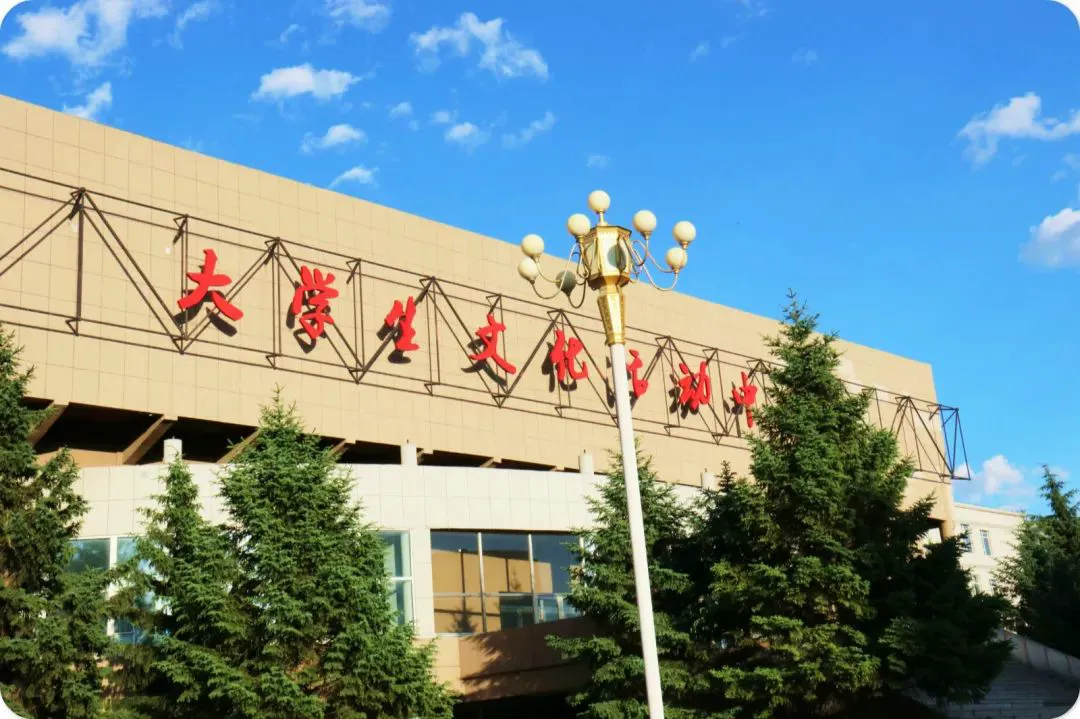 篮球防守训练中如何提高体能和耐力_0